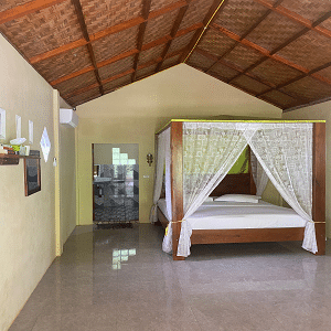 King Bed with balcony Living room